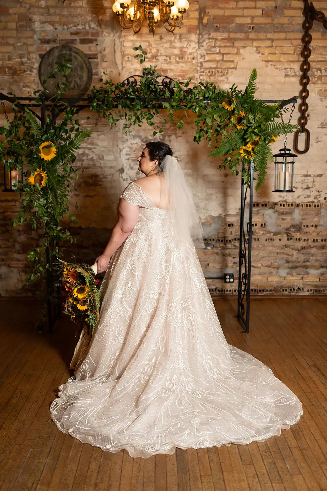Luxe Curvy Real Bride