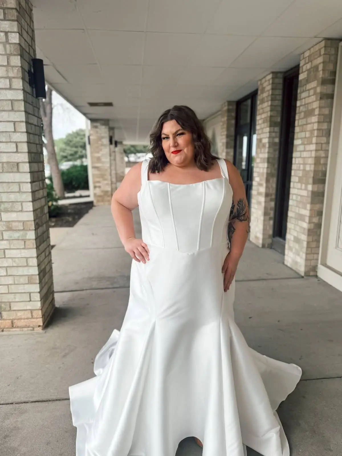 model wearing a stella york wedding gown