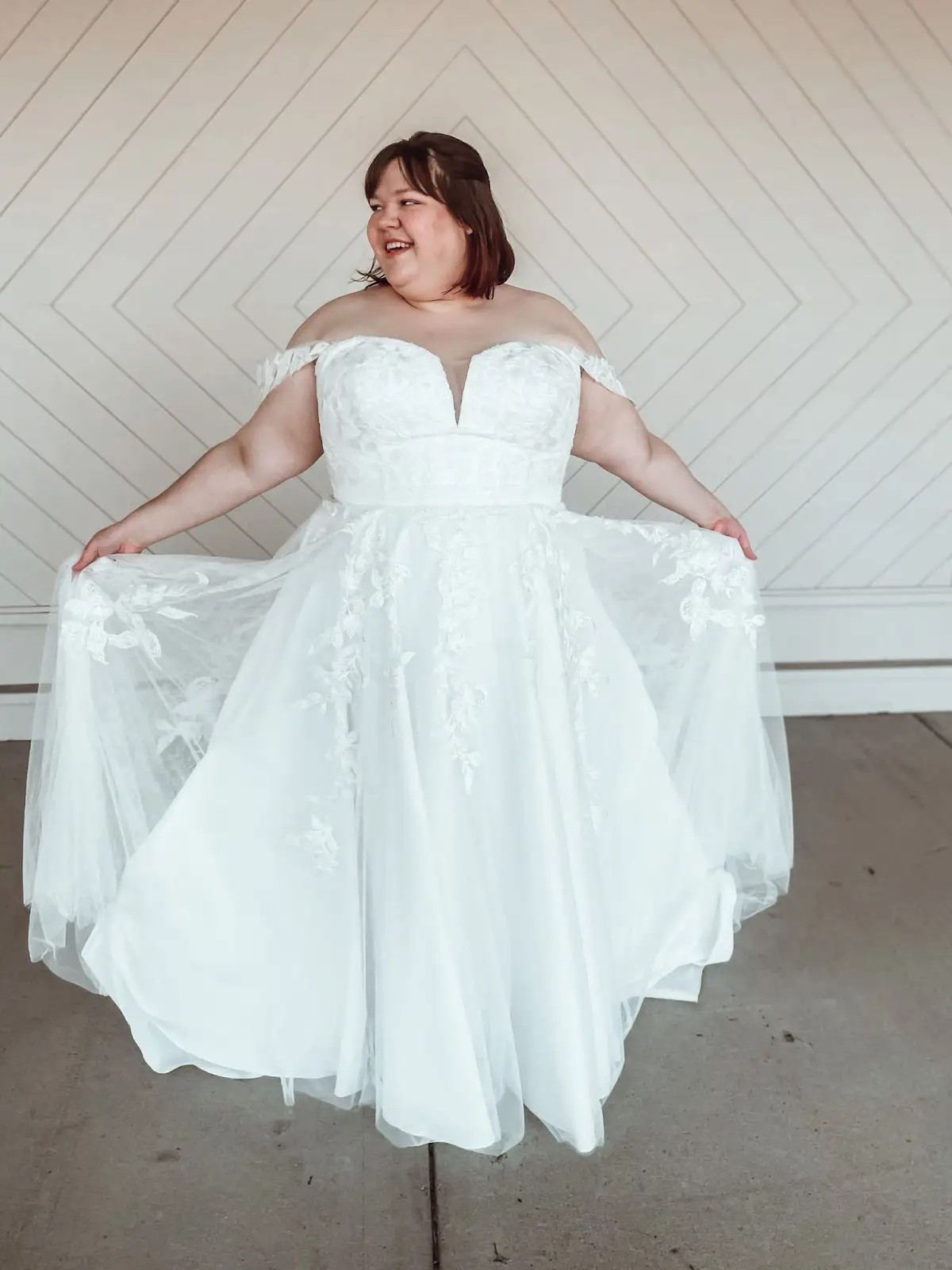 Model wearing Stella York style #7332