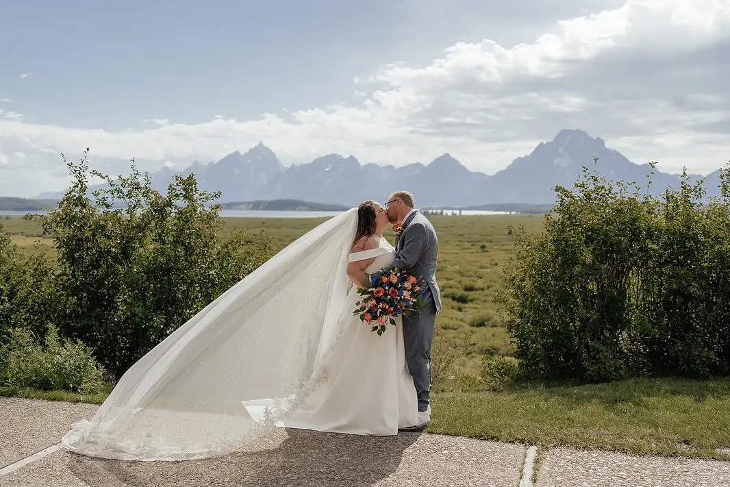 Dresses for your Vibe: Mountain Getaway Image