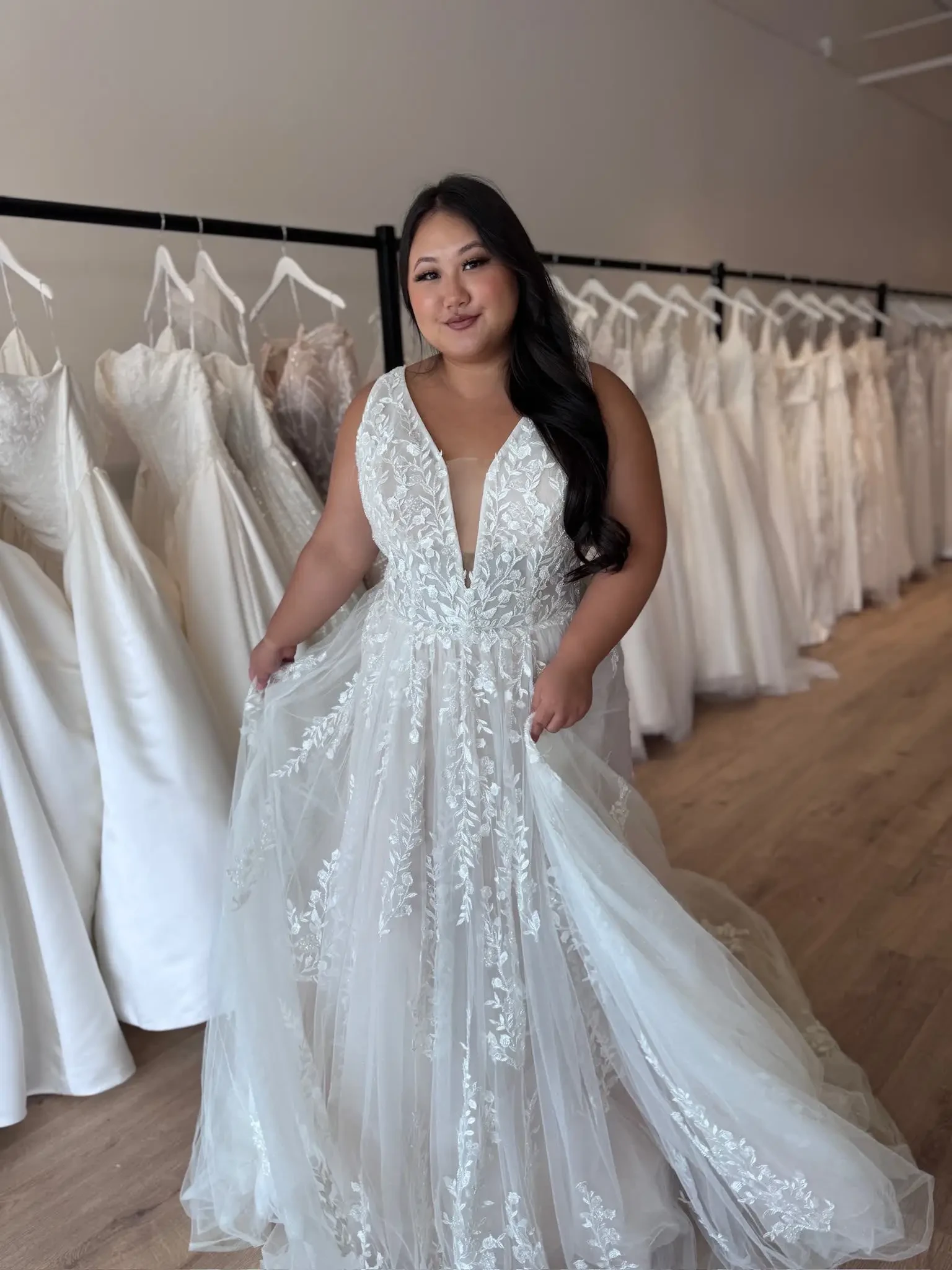 Fall 2027 V-Neckline Wedding Dresses Image
