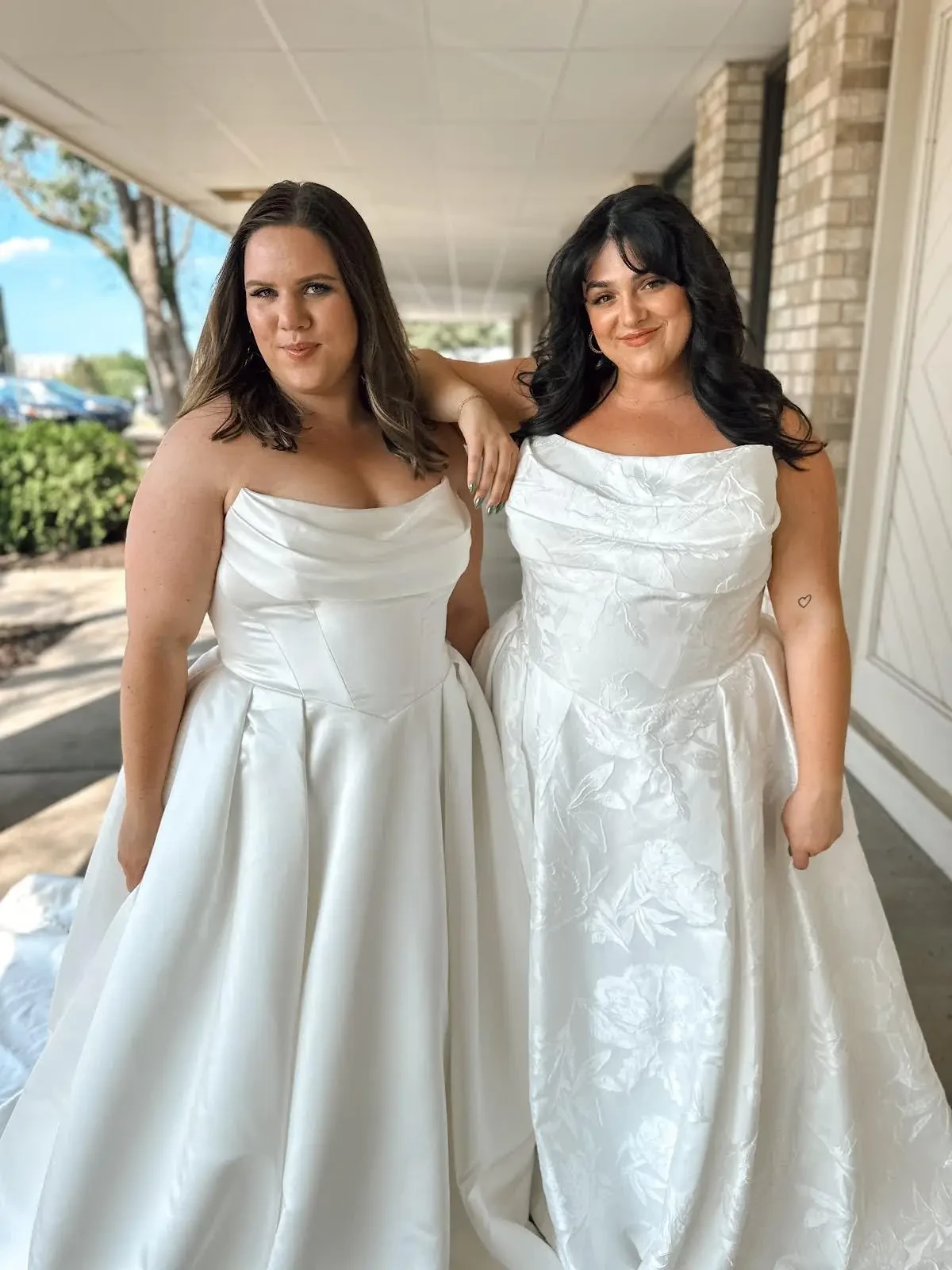 Dress of the Moment: SY8084. Desktop Image