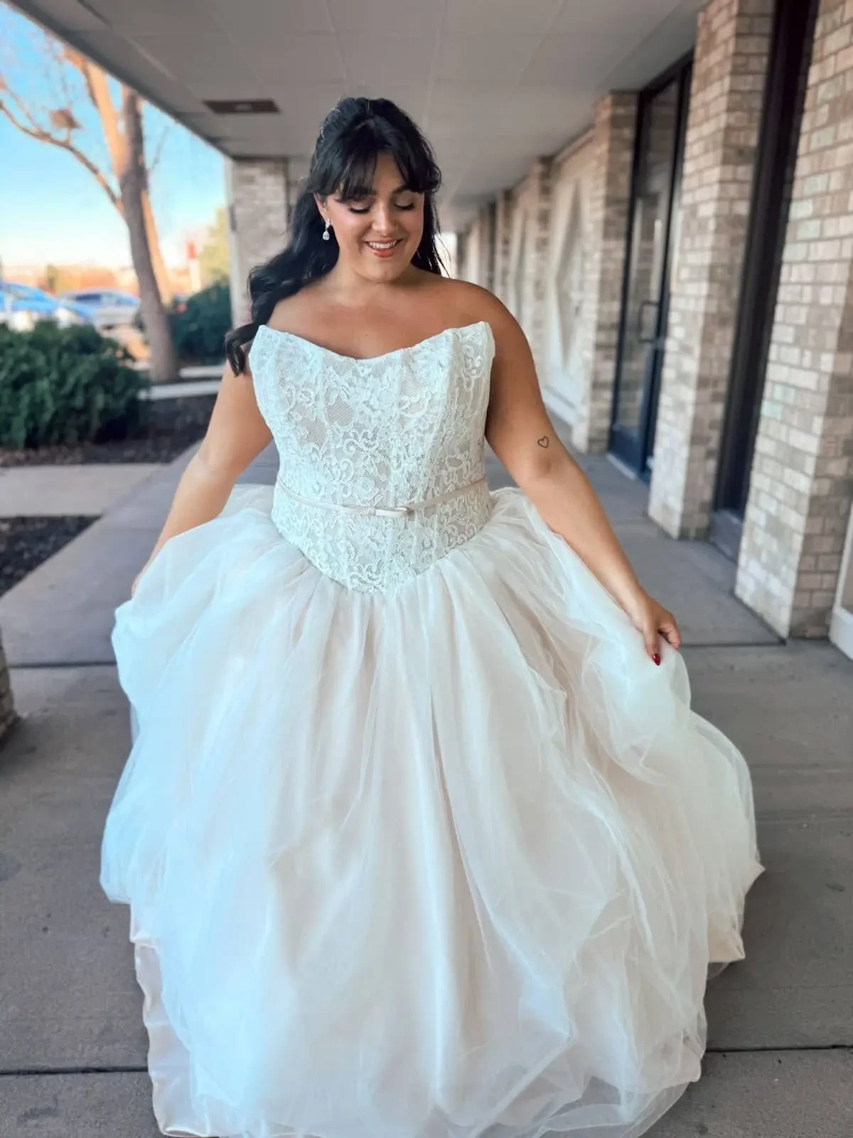 Dress of the Moment: SY8189. Desktop Image