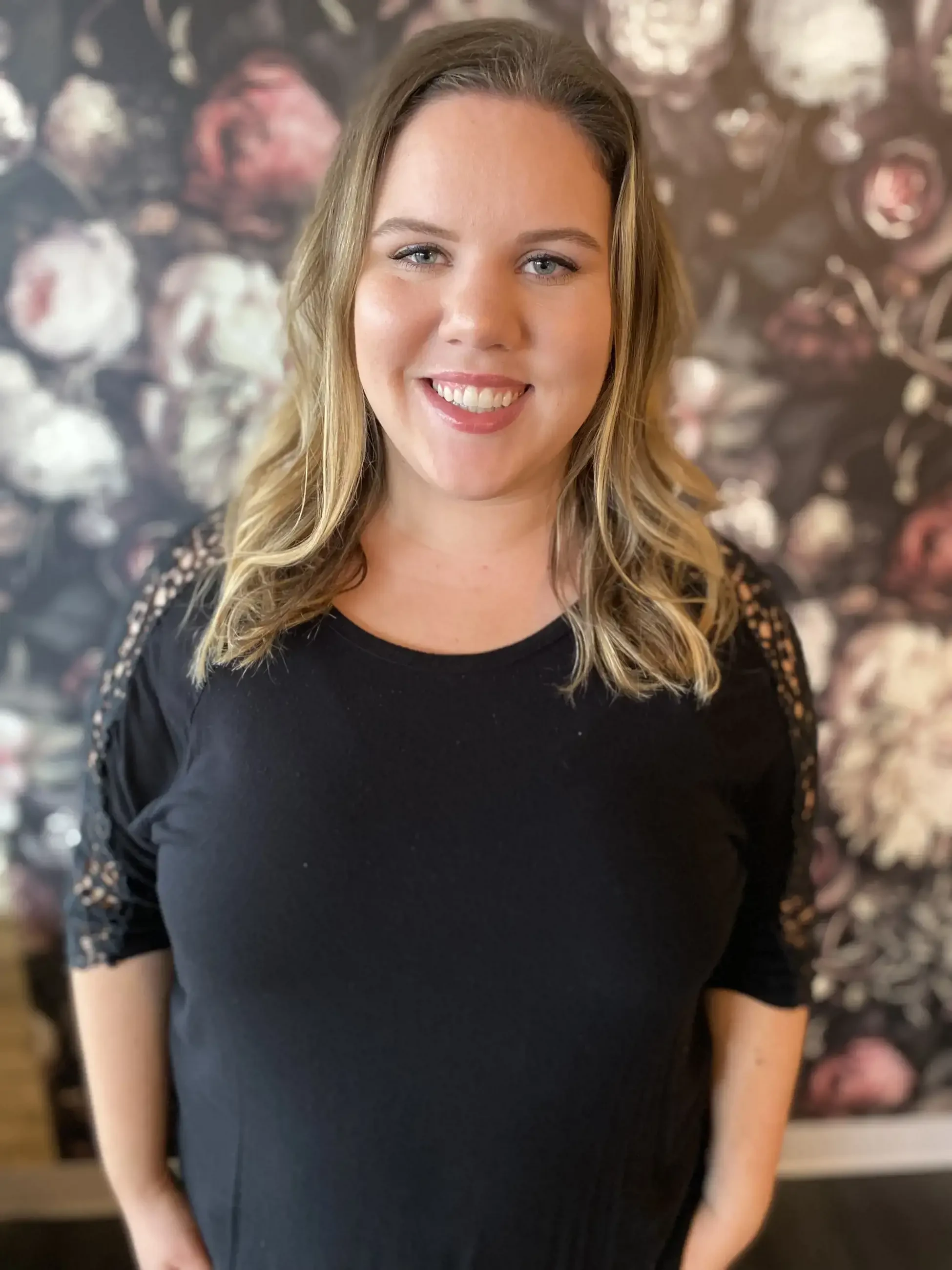 LINSDEY | Sr. Bridal Stylist