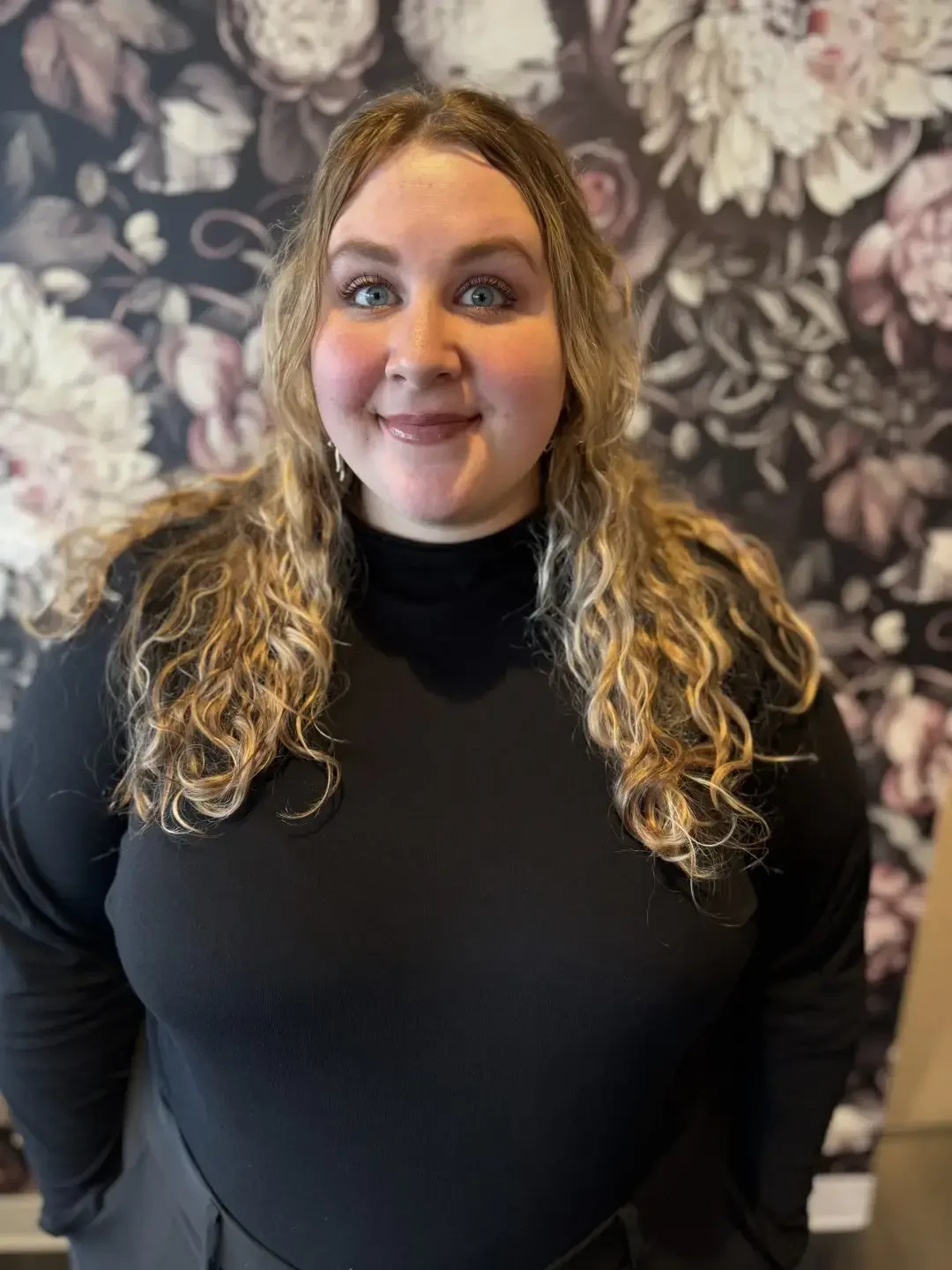 CAITLIN | Bridal Stylist