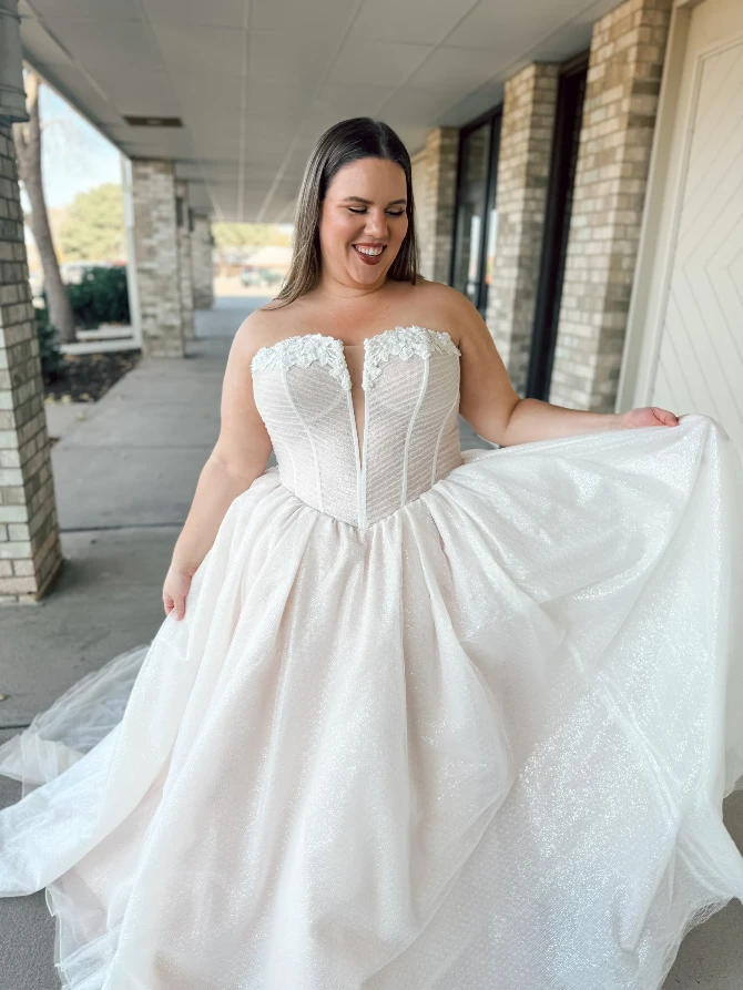 Stella York | Luxe Bridal - 8048 | Luxe Bridal